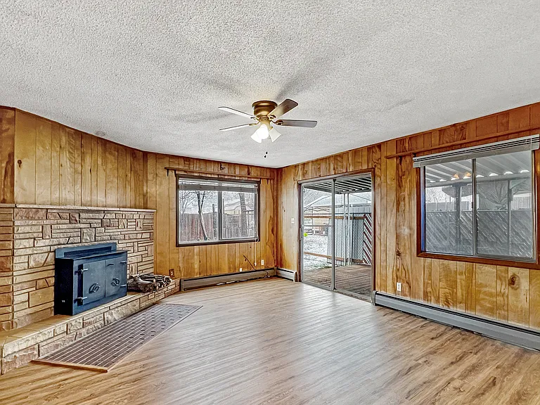 506 N Ash St — Photo 12