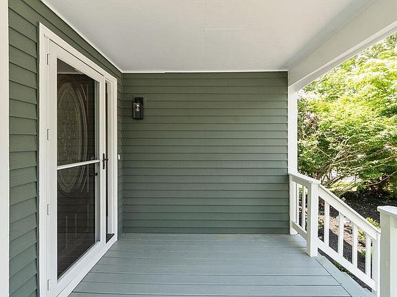 2nd image of 102 Lords Ct