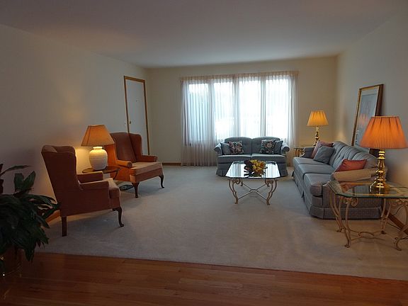 4th image of 14 Saint Moritz Dr Unit 101