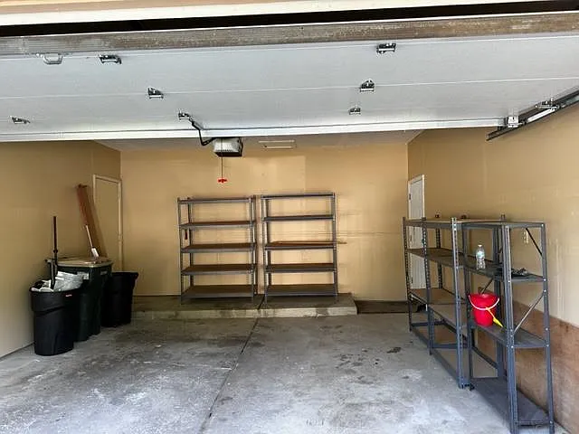 7356 Hedgerow Ct — Photo 18