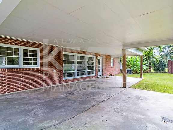 3rd image of 140 Oakview Blvd