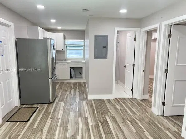 922 NW 2nd St, Miami, FL 33128