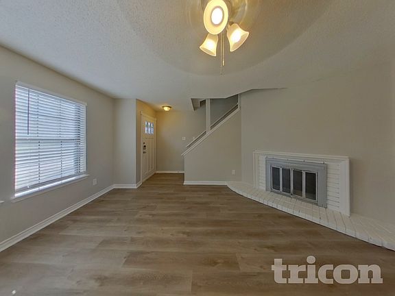 3rd image of 815 Wyndham Pl
