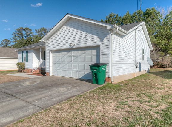 3rd image of 39 Bartles Dr