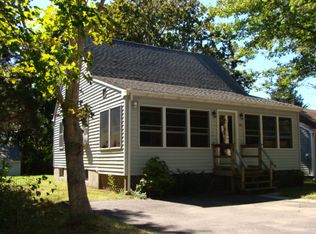 28 Seacrest Dr W, South Kingstown, RI 02879