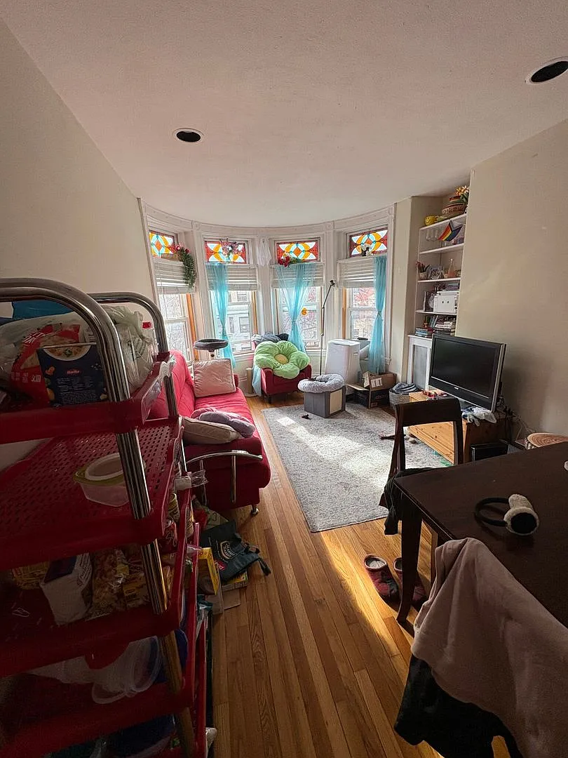 Large true 2 bed near Berklee and Northeastern! — Photo 1