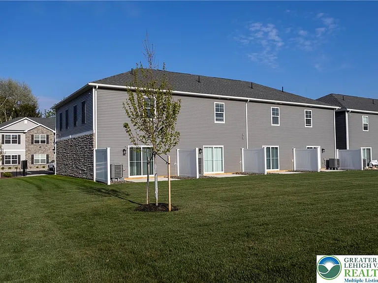 1411 Greenview Dr #12 — Photo 22
