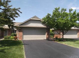 3014 Rivers Edge Dr, Wayne, MI 48184