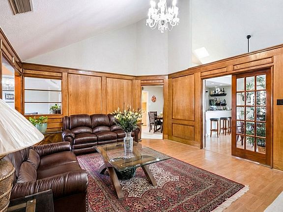 2nd image of 2522 Crestedge Dr
