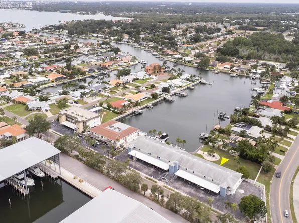 3717 46th Ave S APT 8, Saint Petersburg, FL 33711