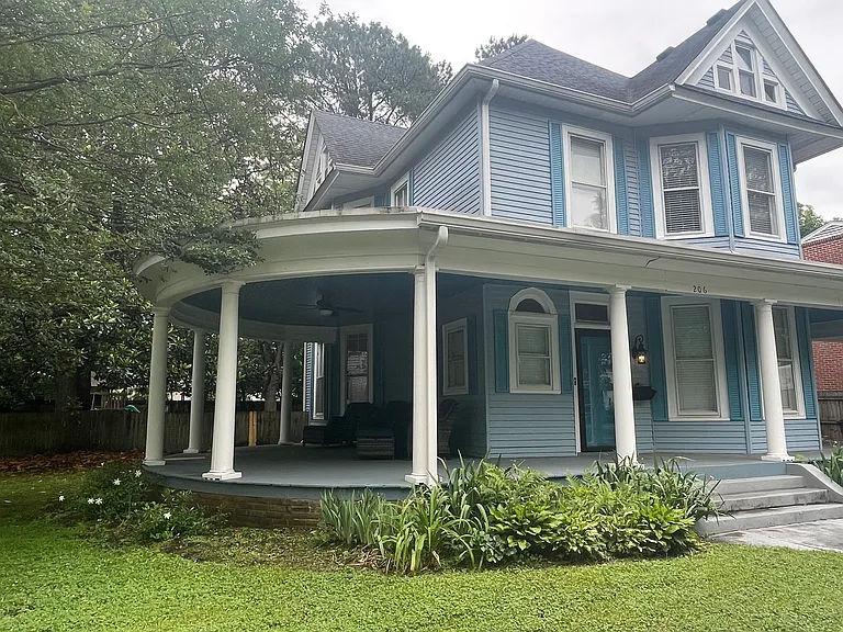 206 Linden Ave — Photo 2