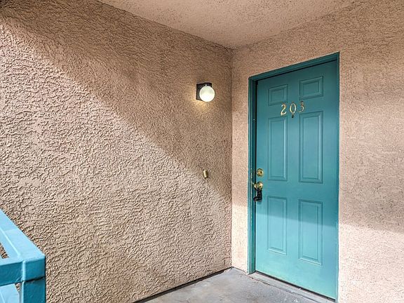 4th image of 2180 Pinetop Ln Unit 203