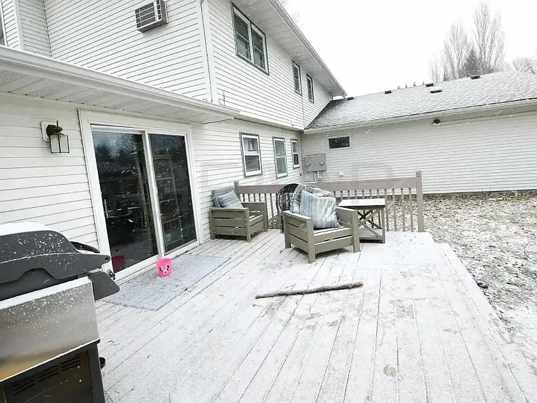 817 S 24th St — Photo 11