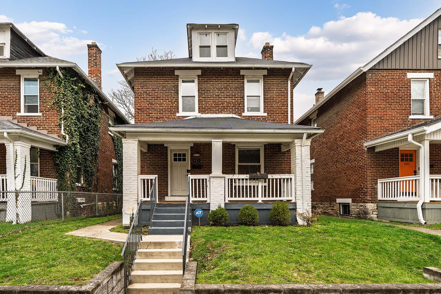 929 Gilbert St photo 1