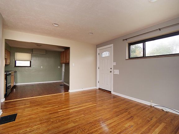 4th image of 4970 Schroer Ave