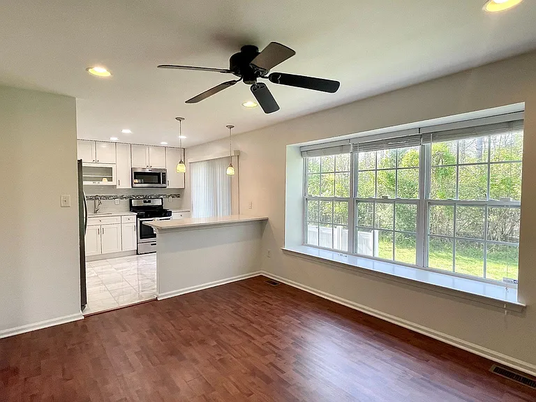 5905 Baltimore Dr — Photo 11