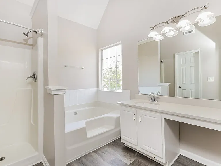 2517 Mead Ct — Photo 13