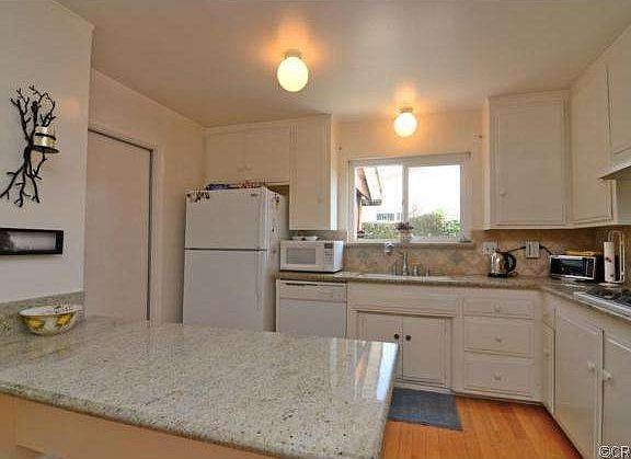 2nd image of 5022 Duncannon Ave