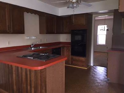 2nd image of 552 SW Long Leaf Dr