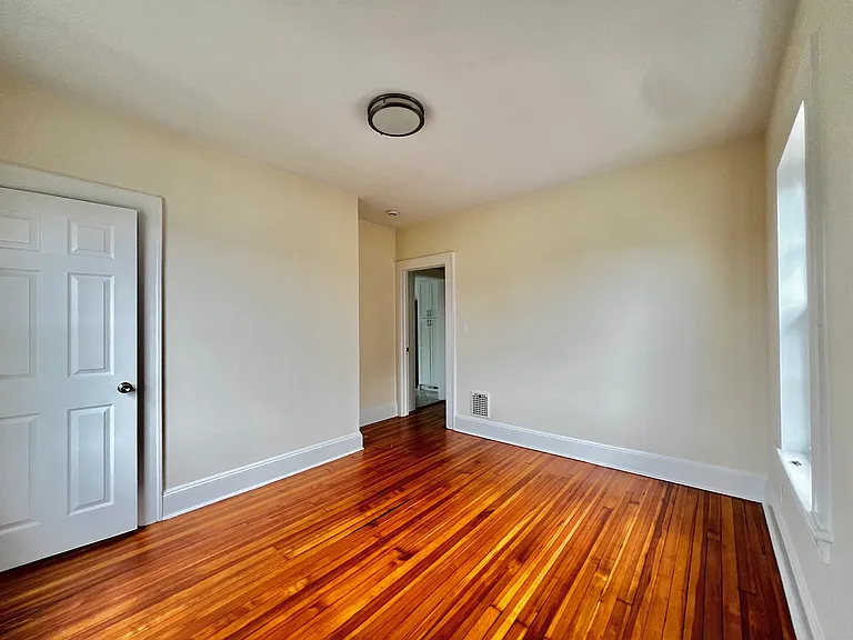 13 Chase St #2 — Photo 7