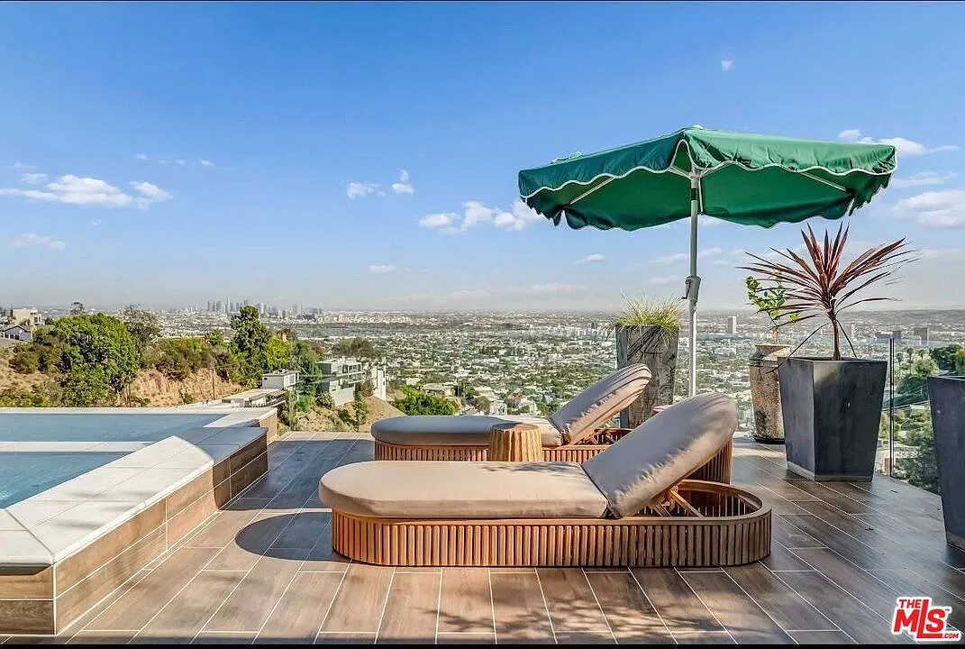4 bed, 6.0 bath, 3600 sqft, $21,900 — Photo 4