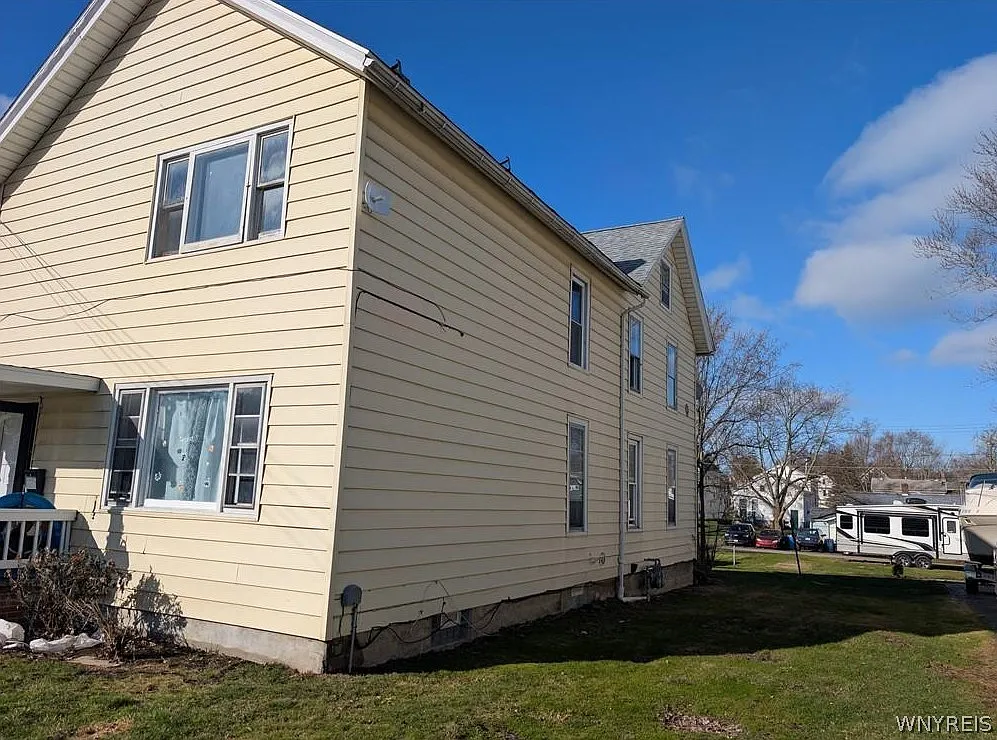 2 bed, 1.5 bath, 1128 sqft, $1,000 — Photo 2