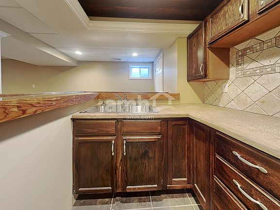 4th image of 627 Oak Forge Pl