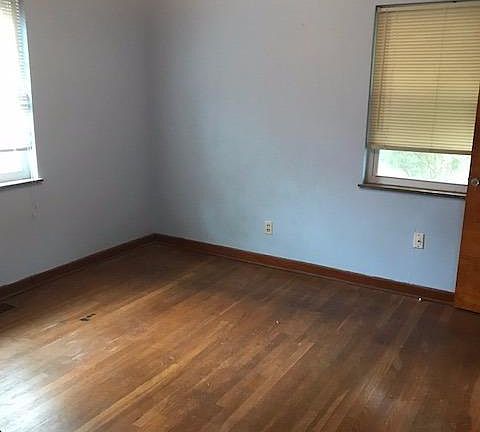 4th image of 2760 Faber Ave