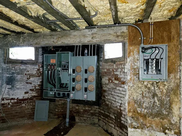 815 Montgomery Street image 9 of 18