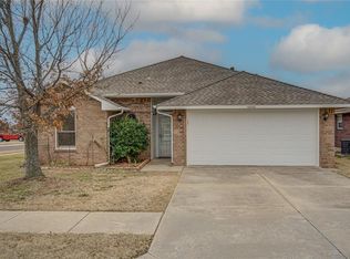 4402 Apple Blossom Cir, Moore, OK 73160