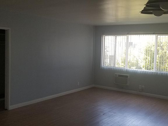 4th image of 304 N Rossmore Ave APT 46