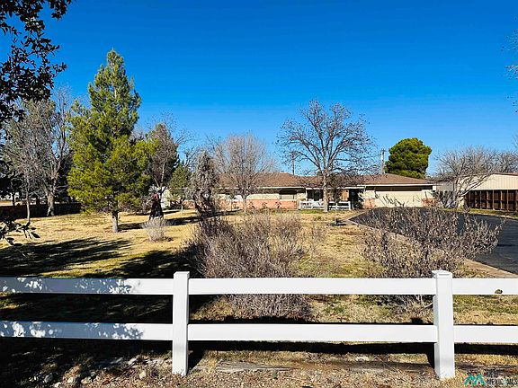 2nd image of 711 W Mescalero Rd
