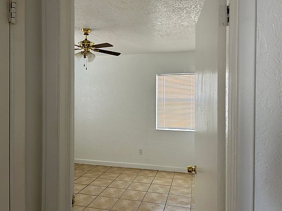 3rd image of 1510 Dennis Cir