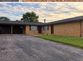 2 Kensington Heights Rd, Belleville, IL 62226