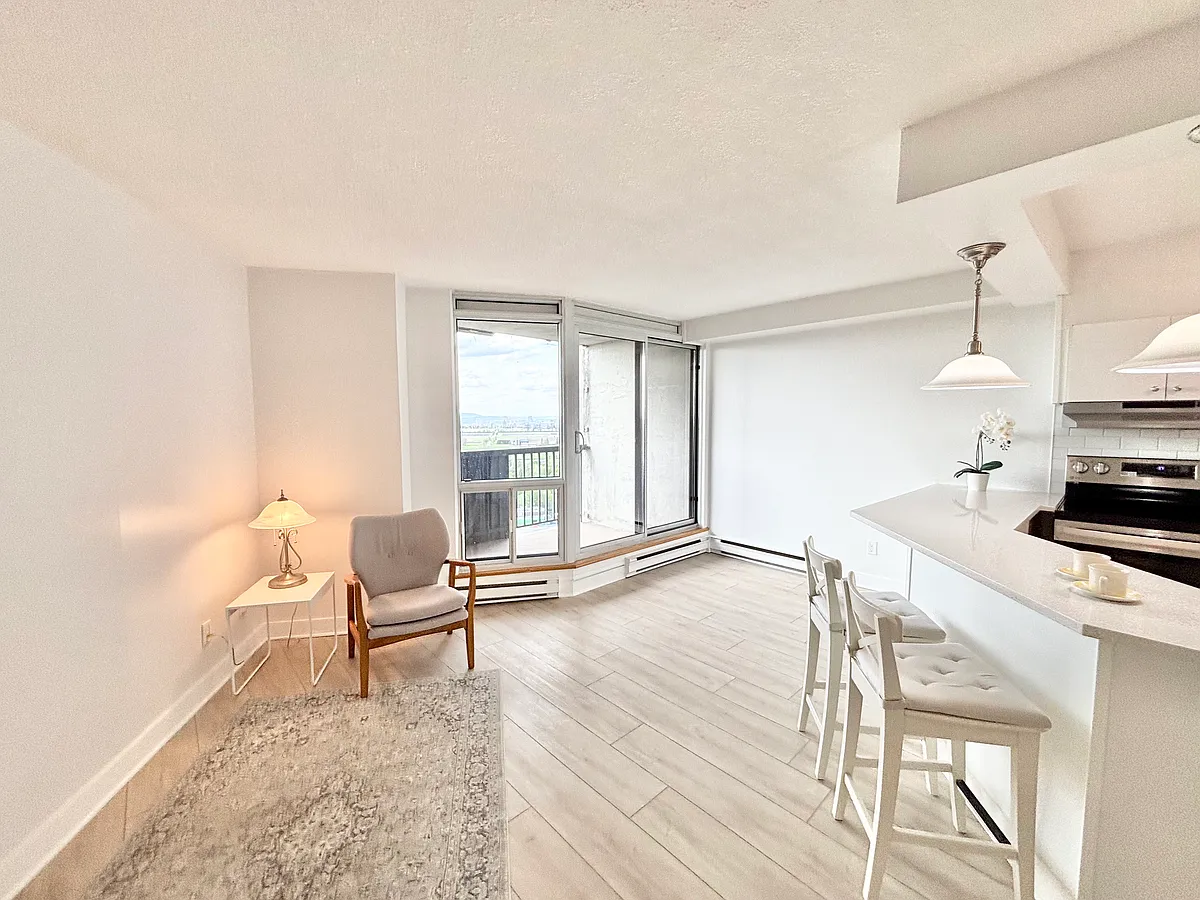 Building Photo - 900 Dynes Rd #2209