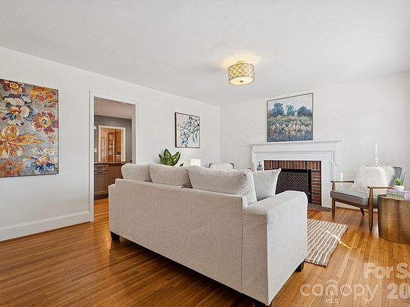 4th image of 1127 Westchester Blvd