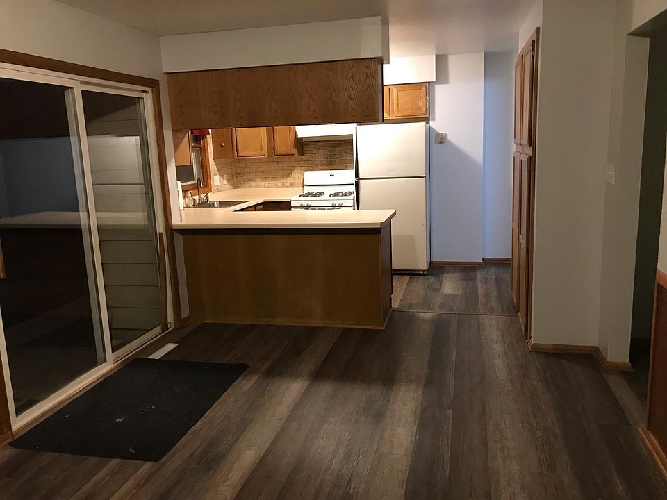 1st image of 323 N Grandview Blvd