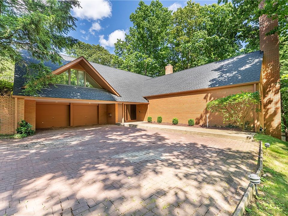 1st image of 12 Woodland Dr