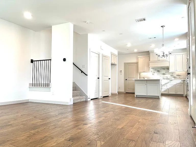 409 Harmon Dr — Photo 10