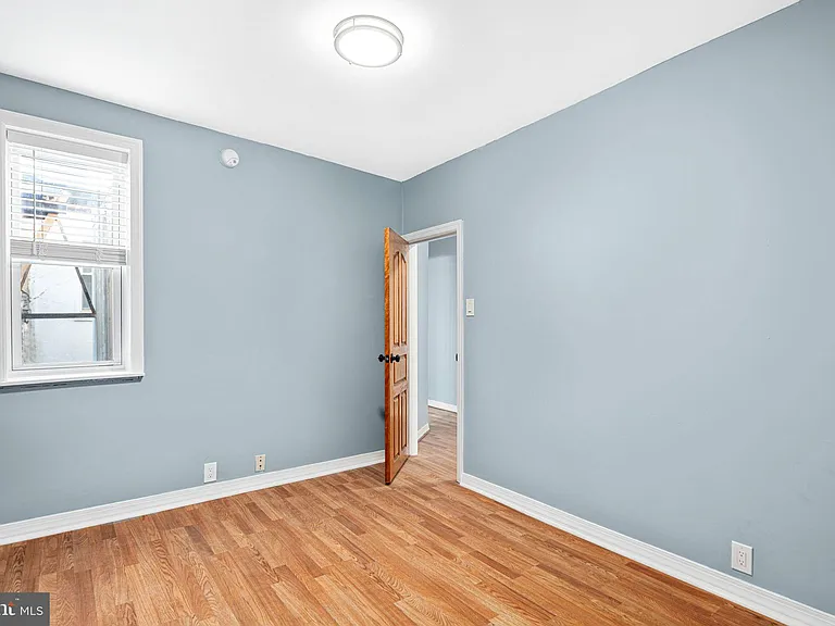 1152 S 15th St — Photo 11
