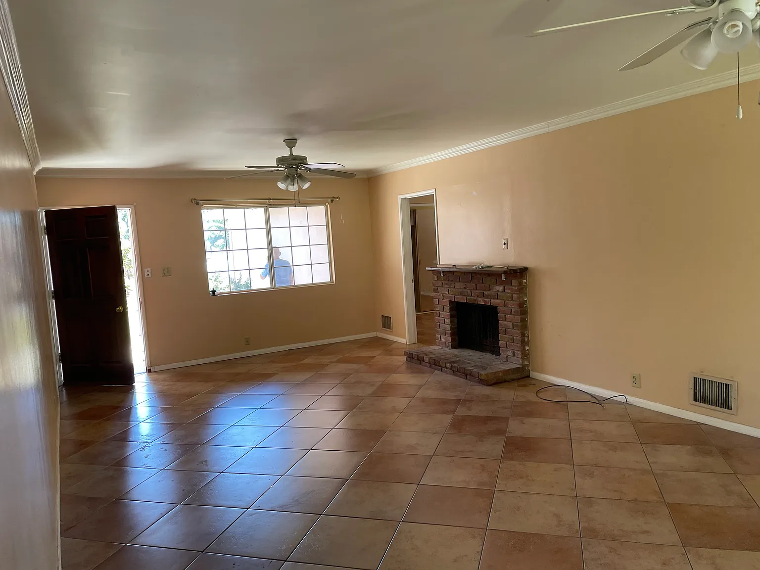 4 bed, 1458 sqft, $3,850 — Photo 2