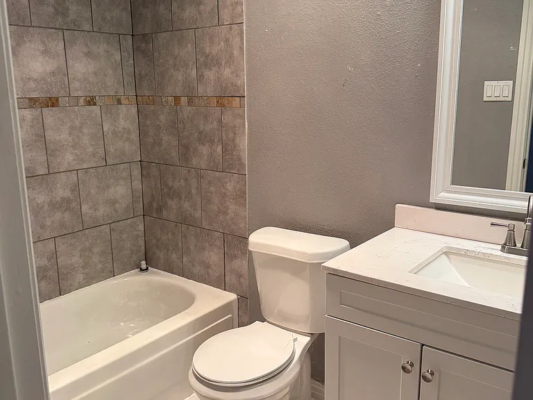 310 Kalmia Dr — Photo 4