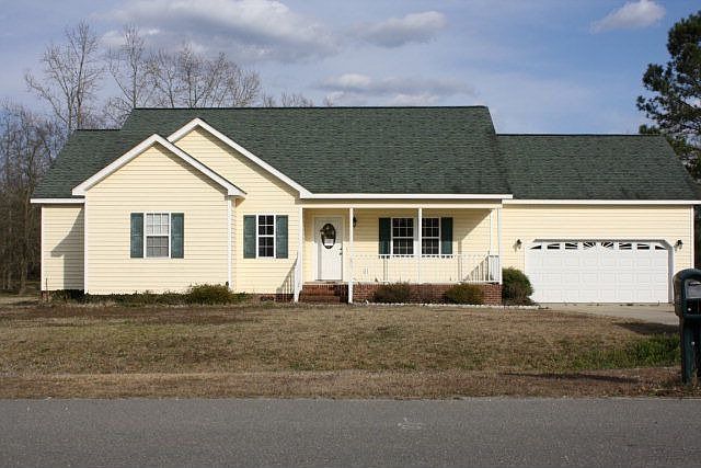 1st image of 102 Oak Tree Dr