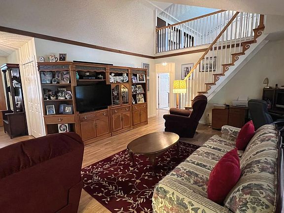5th image of 723 Kettle Run Rd