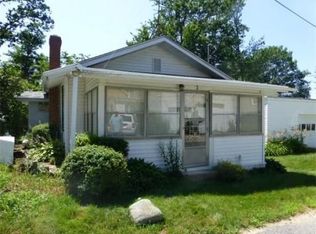 2 Lake Ave, Merrimac, MA 01860