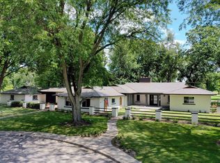 8 Chatham Cir, Kankakee, IL 60901