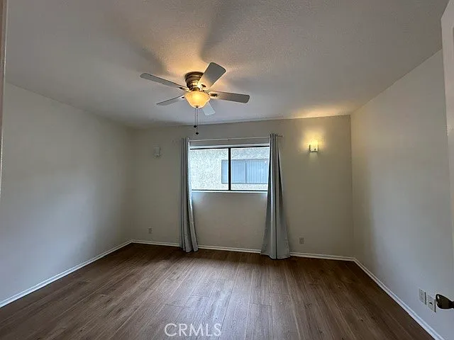 22865 Del Valle St — Photo 15