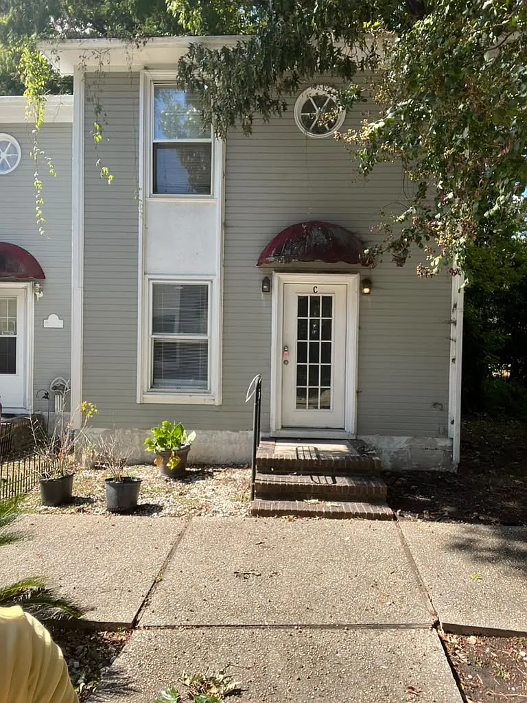 2 bed, 768 sqft, $1,150 — Photo 1
