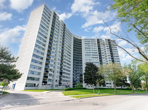530 Lolita Gdns #505, Mississauga, ON L5A 3T2