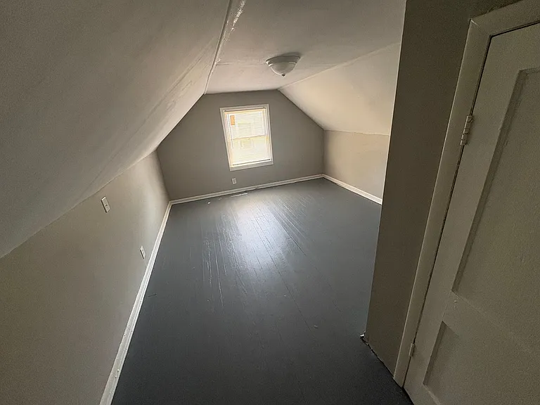 525 S Everett Ave — Photo 7